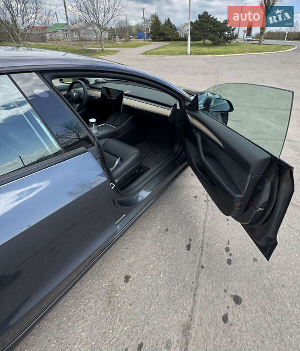Седан Tesla Model 3 2023 в Одесі
