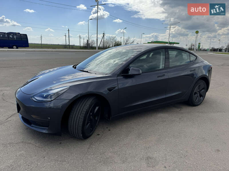 Седан Tesla Model 3 2023 в Одесі