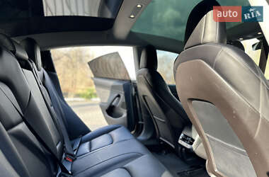 Седан Tesla Model 3 2019 в 