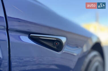 Седан Tesla Model 3 2024 в 
