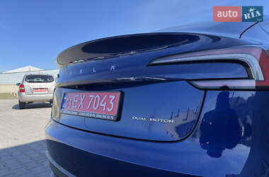 Седан Tesla Model 3 2024 в 