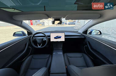 Седан Tesla Model 3 2024 в 