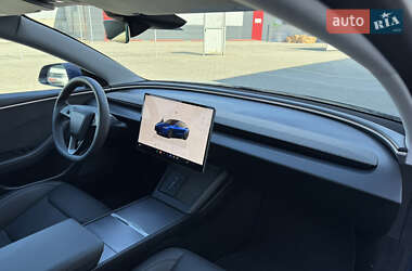 Седан Tesla Model 3 2024 в 