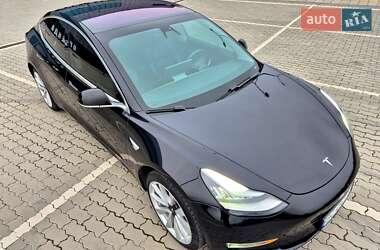 Седан Tesla Model 3 2018 в Львове