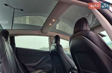 Седан Tesla Model 3 2018 в Львове