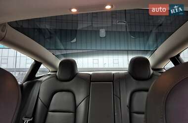 Седан Tesla Model 3 2018 в Львове