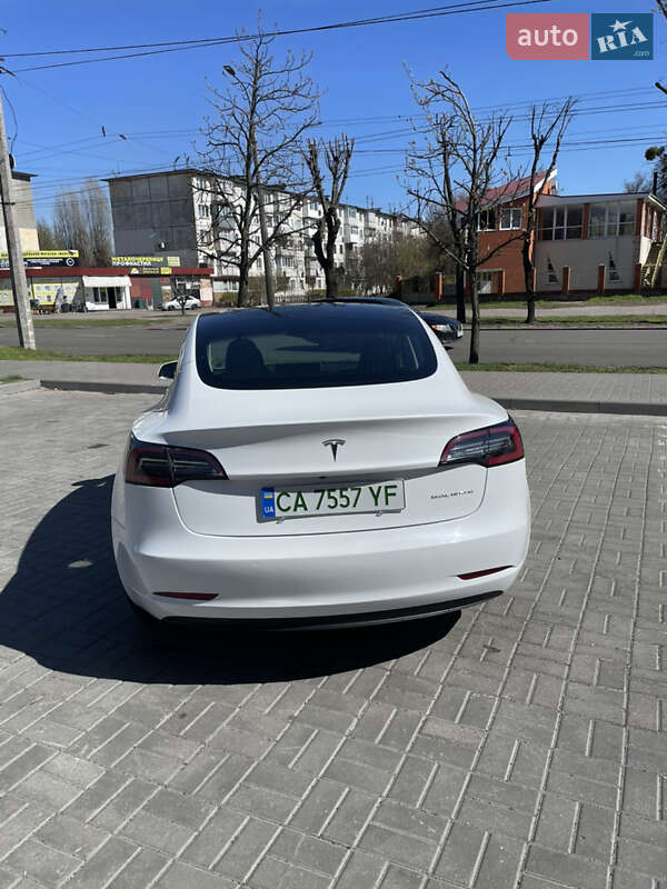 Седан Tesla Model 3 2019 в Черкассах