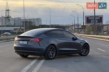 Седан Tesla Model 3 2021 в 