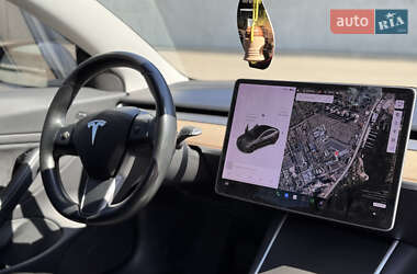 Седан Tesla Model 3 2018 в 