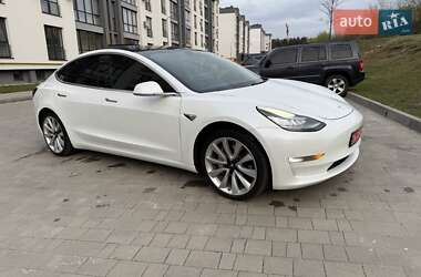 Седан Tesla Model 3 2019 в 
