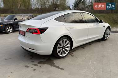 Седан Tesla Model 3 2019 в 