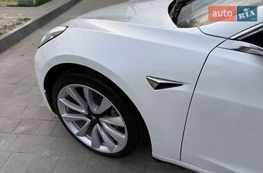 Седан Tesla Model 3 2019 в 