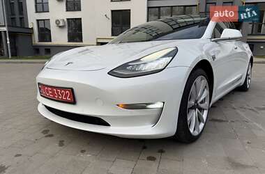 Седан Tesla Model 3 2019 в 