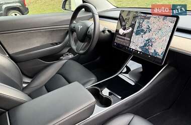 Седан Tesla Model 3 2019 в 