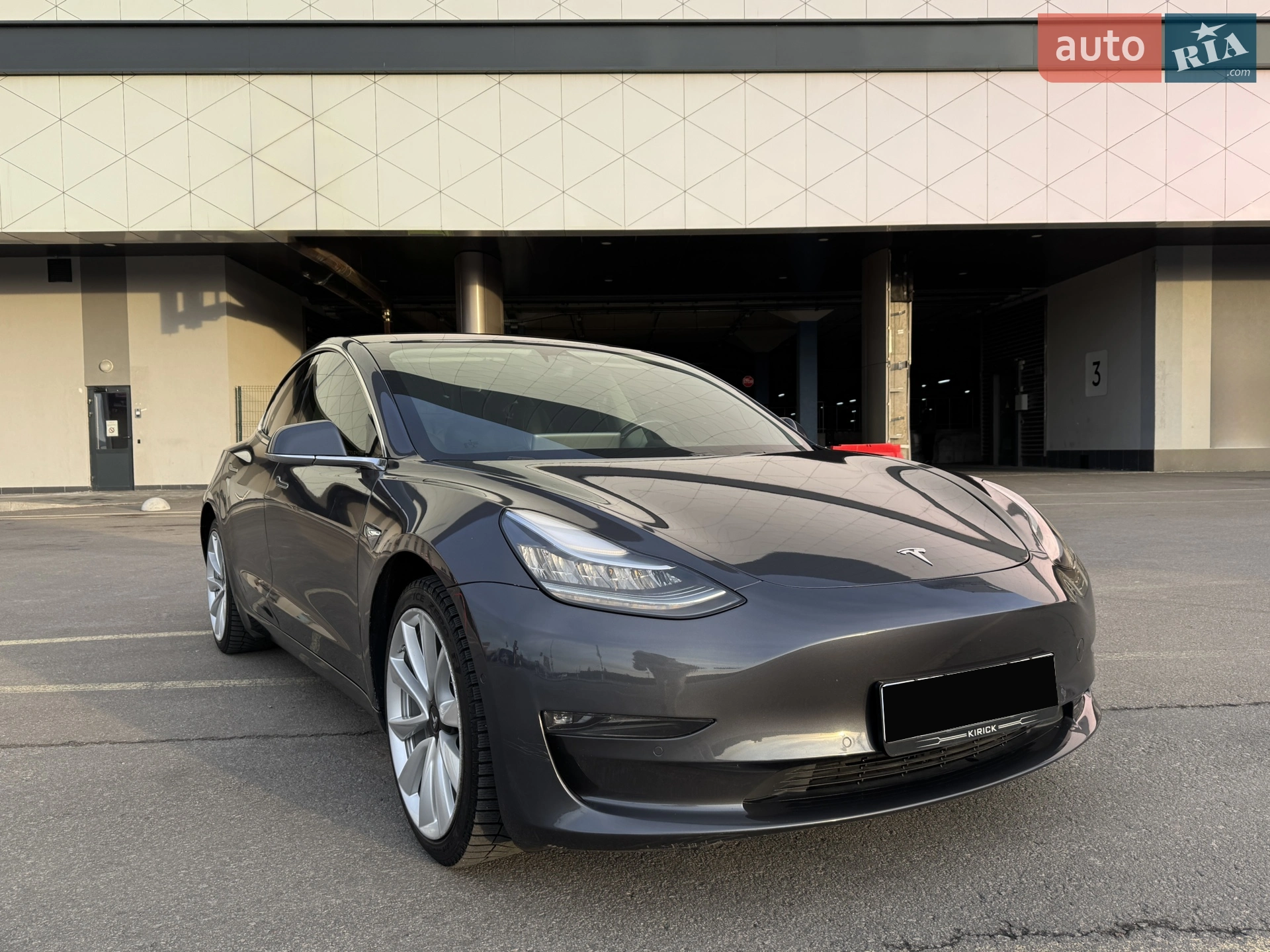 2018 Tesla Model 3 - фото 1