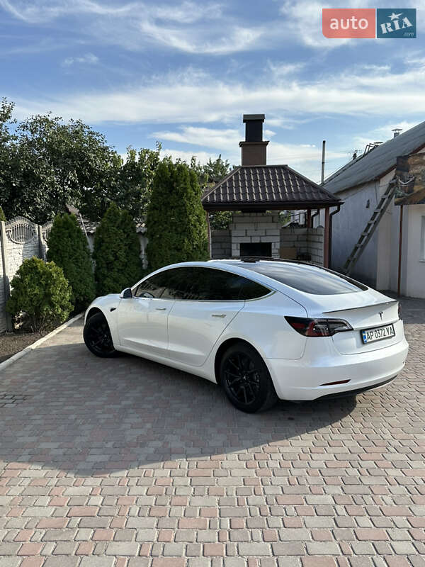 Седан Tesla Model 3 2020 в Запоріжжі