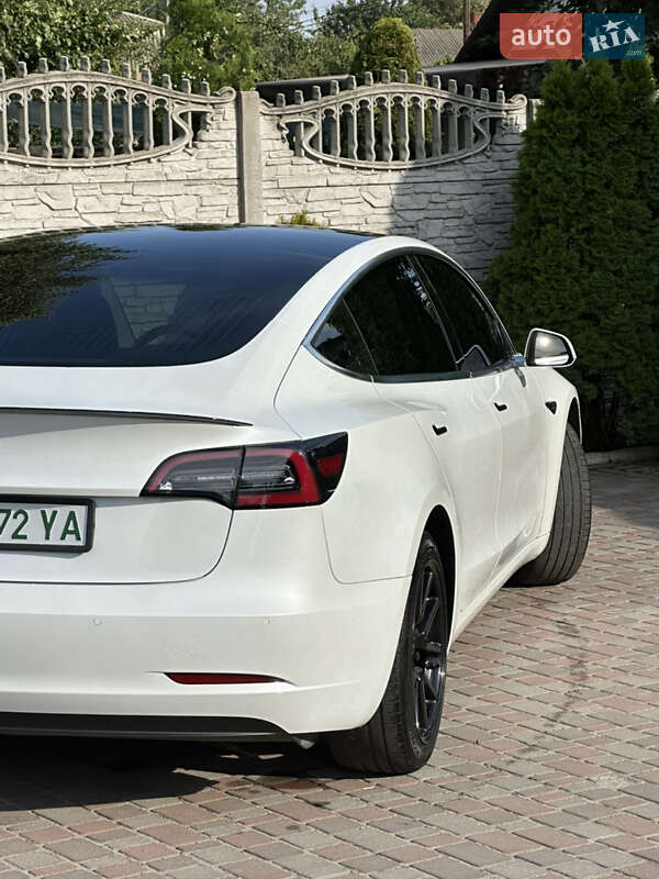 Седан Tesla Model 3 2020 в Запоріжжі