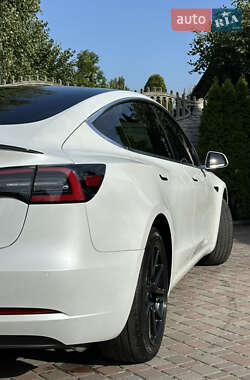 Седан Tesla Model 3 2020 в 