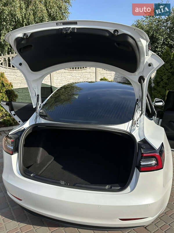 Седан Tesla Model 3 2020 в Запоріжжі