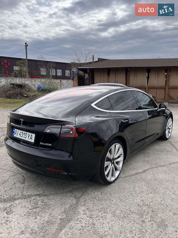 Седан Tesla Model 3 2019 в Сквирі