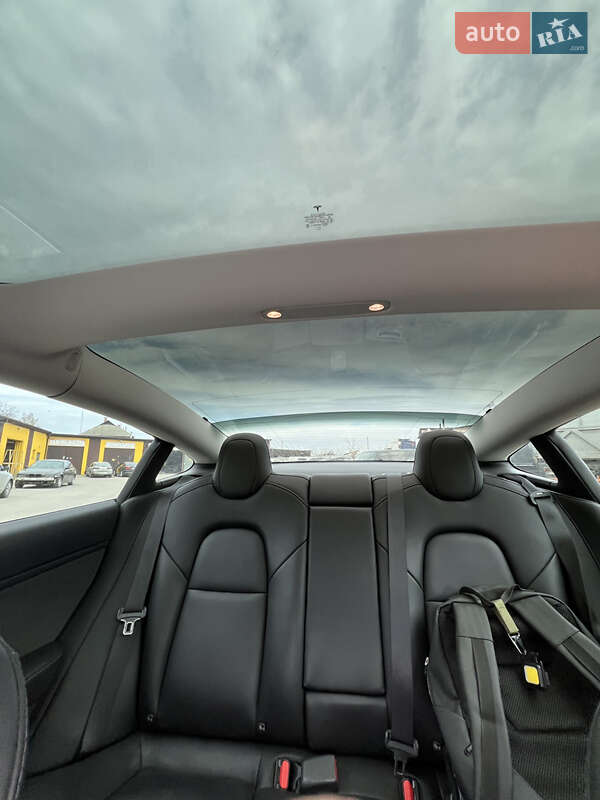 Седан Tesla Model 3 2019 в Сквирі