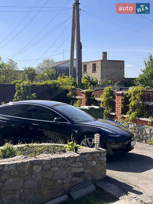 Седан Tesla Model 3 2019 в Сквирі
