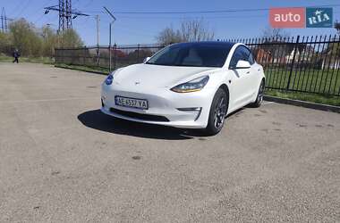 Седан Tesla Model 3 2021 в 