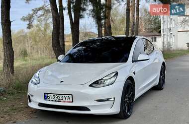 Седан Tesla Model 3 2020 в 