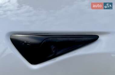 Седан Tesla Model 3 2020 в 