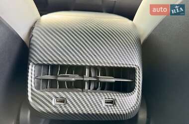 Седан Tesla Model 3 2020 в 