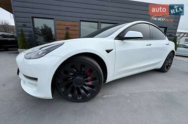 Седан Tesla Model 3 2023 в 