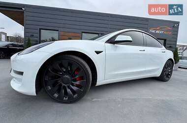 Седан Tesla Model 3 2023 в 