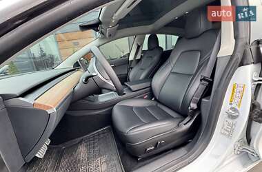 Седан Tesla Model 3 2023 в 