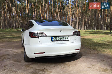 Седан Tesla Model 3 2020 в 