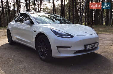 Седан Tesla Model 3 2020 в 