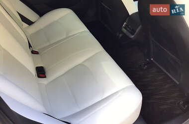 Седан Tesla Model 3 2020 в 
