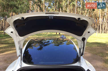 Седан Tesla Model 3 2020 в 