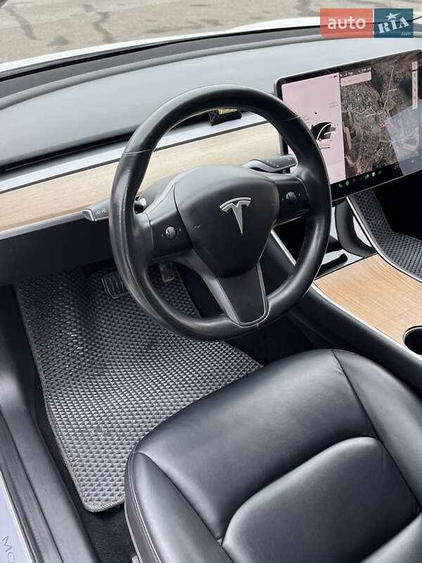 Седан Tesla Model 3 2018 в Хмельницькому