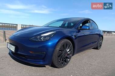 Седан Tesla Model 3 2021 в 