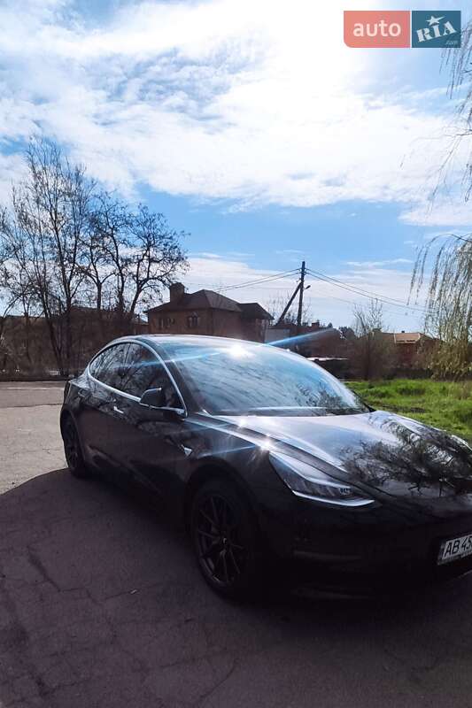 Седан Tesla Model 3 2019 в Кривом Роге