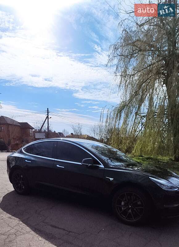 Седан Tesla Model 3 2019 в Кривом Роге
