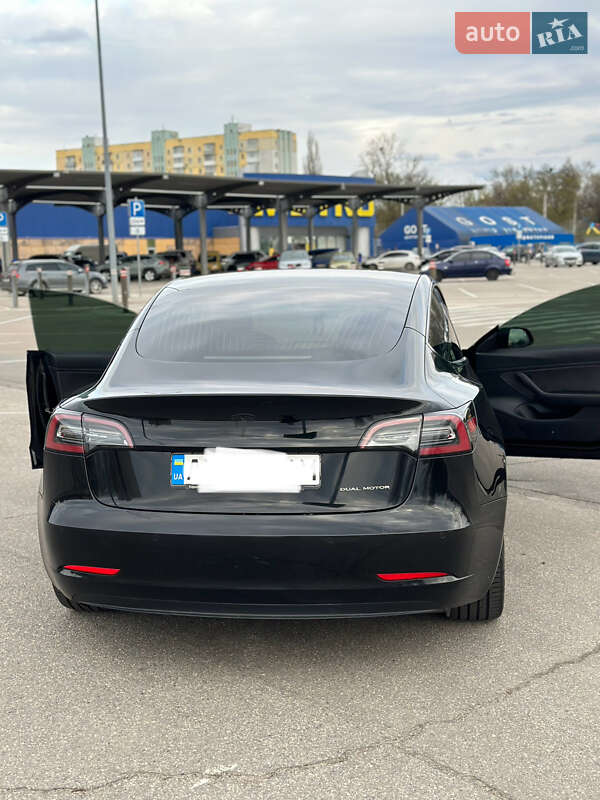 Седан Tesla Model 3 2018 в Харкові