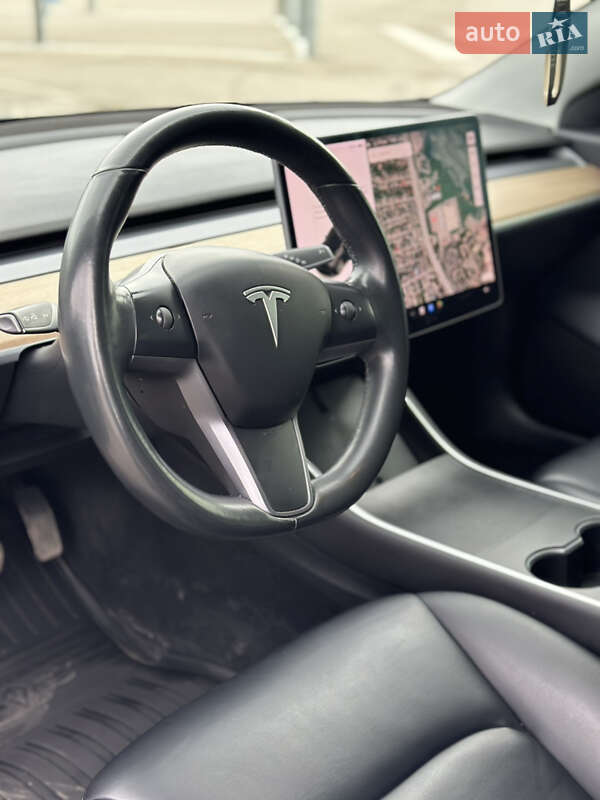 Седан Tesla Model 3 2018 в Харкові