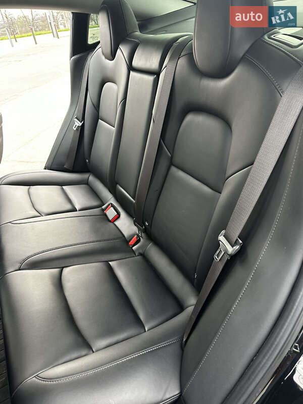 Седан Tesla Model 3 2018 в Харкові