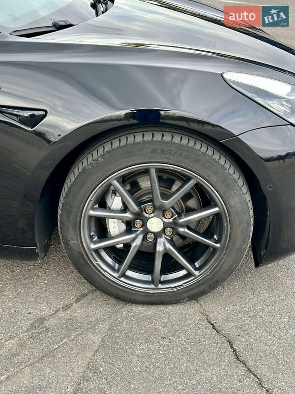 Седан Tesla Model 3 2018 в Харькове