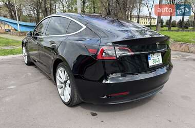 Седан Tesla Model 3 2018 в 