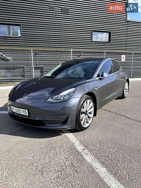 Tesla Model 3 2019