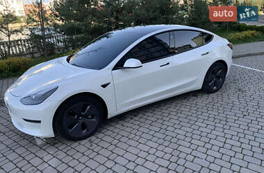 Седан Tesla Model 3 2021 в Івано-Франківську