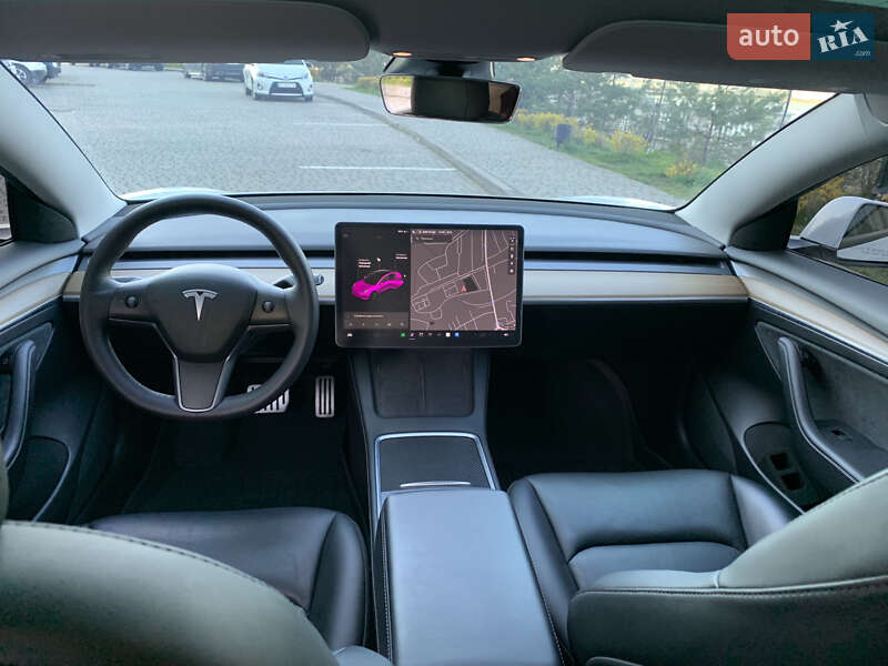 Седан Tesla Model 3 2021 в Ивано-Франковске
