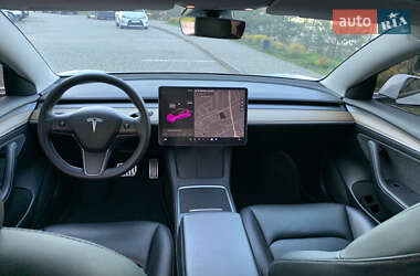 Седан Tesla Model 3 2021 в 